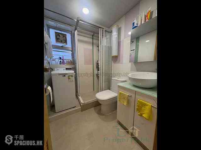 Ap Lei Chau - South Horizons 18