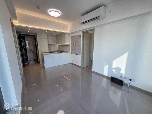 Wong Chuk Hang - The Southside Phase 3C Blue Coast II 01