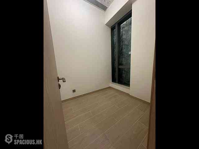 Sai Ying Pun - Upper Manor 03