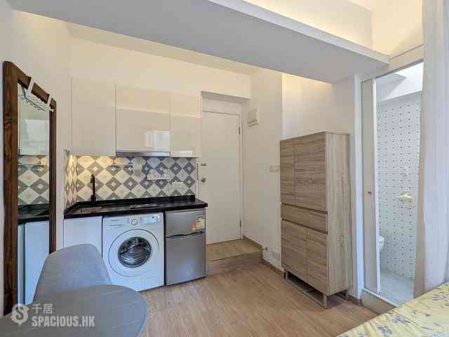 Sheung Wan - 242-244A, Queen's Road Central 01