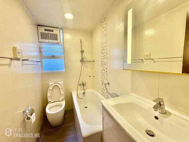 Wan Chai - Phoenix Court Block 5 08