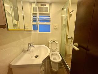 Wan Chai - Phoenix Court Block 5 10