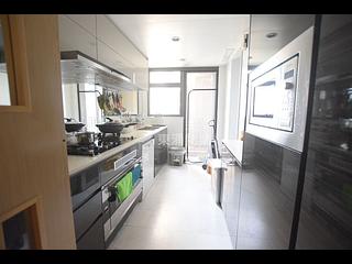 Tung Chung - The Visionary Tower 5 15