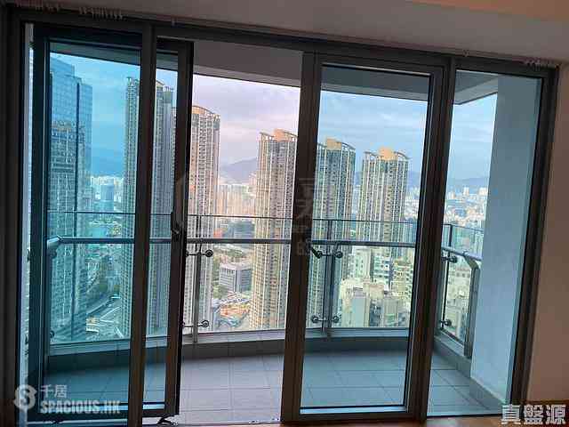 West Kowloon - The Harbourside 01