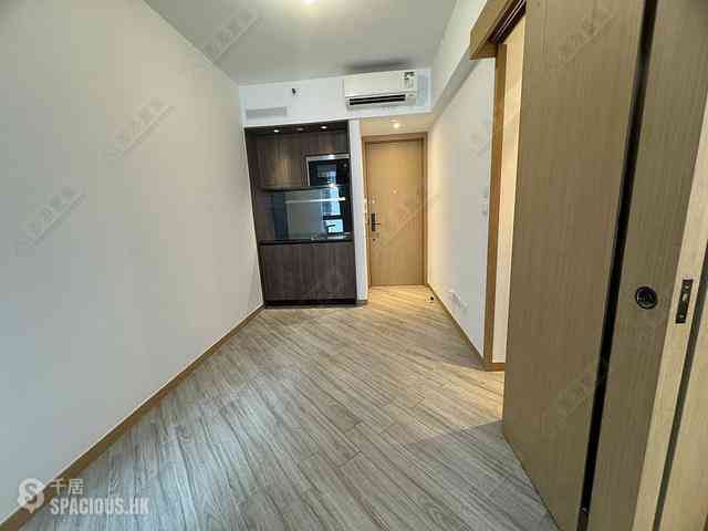 Aberdeen - South Walk・Aura 02