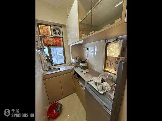 Sham Shui Po - Hip Fook Building 03