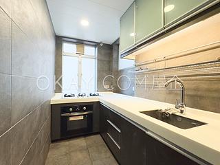 Mid Levels Central - Mackenny Court 17