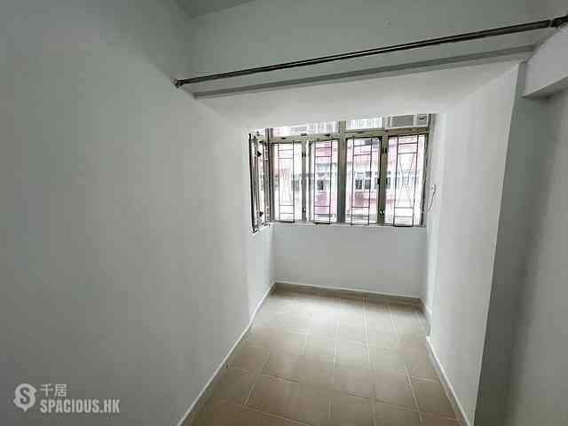 Quarry Bay - Wai Lee Building 01