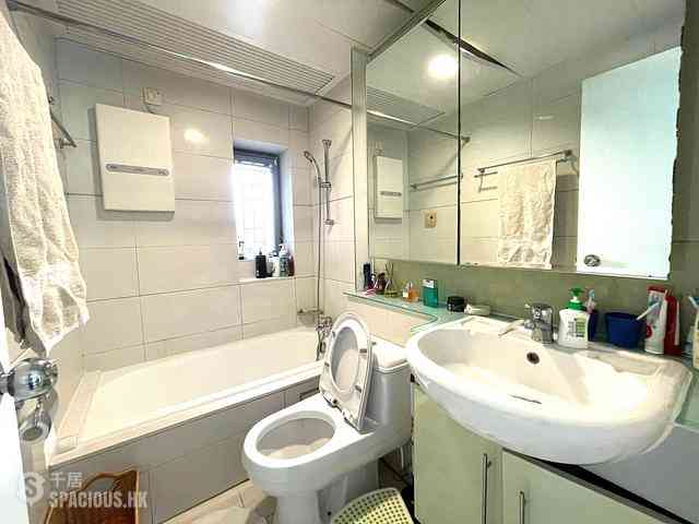 Tung Chung - Coastal Skyline Phase 1 Block 3 13