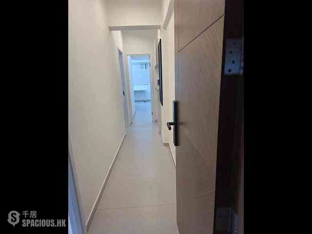 Wan Chai - Four Sea Mansion 09