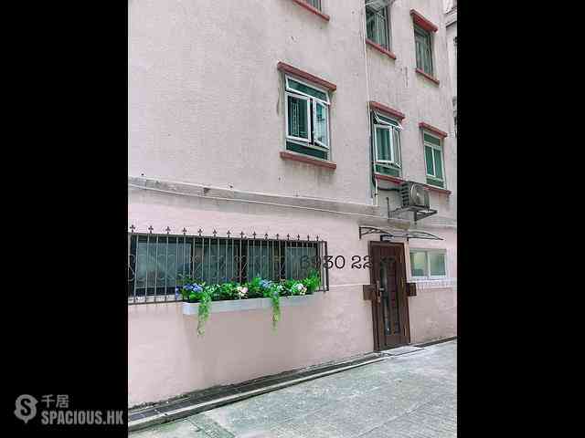 Mid Levels West - Sung Ling Mansion 06