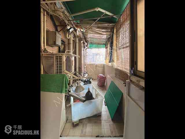 Sai Wan Ho - Hung Yan Building 02