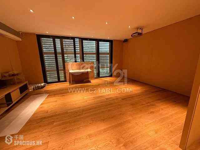 The Peak - Watford Villa 12
