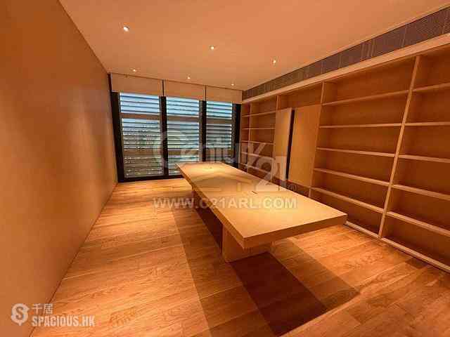 The Peak - Watford Villa 13