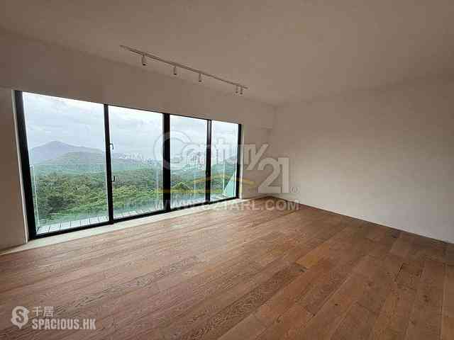 The Peak - Watford Villa 24