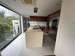 The Peak - Watford Villa 14