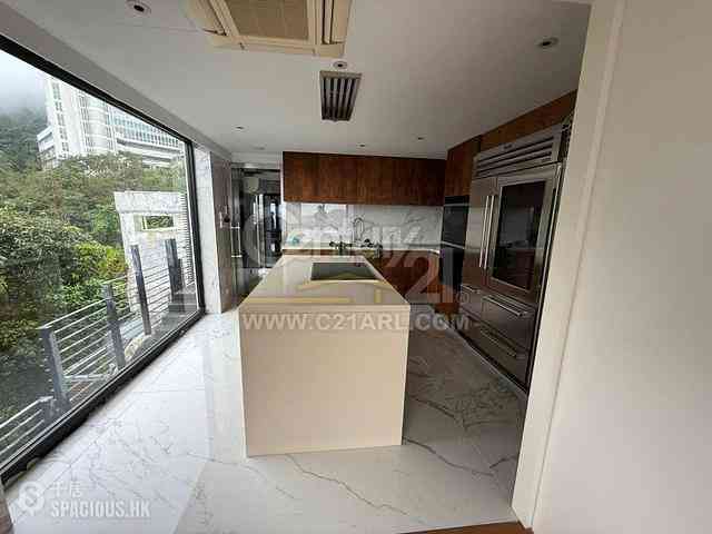 The Peak - Watford Villa 14