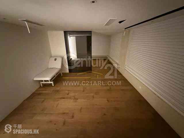 The Peak - Watford Villa 30