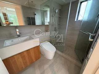 The Peak - Watford Villa 31