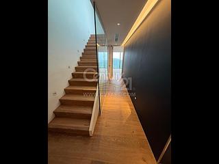 The Peak - Watford Villa 22