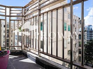 Mid Levels Central - Pak Fai Mansion 03