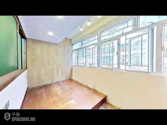 Wan Chai - Thompson Building 08