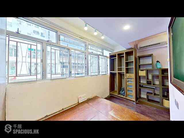 Wan Chai - Thompson Building 09