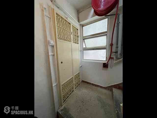 Central - 45-47, Hollywood Road 09