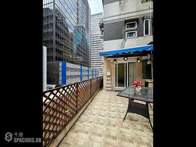 Wan Chai - Tonnochy Towers 07