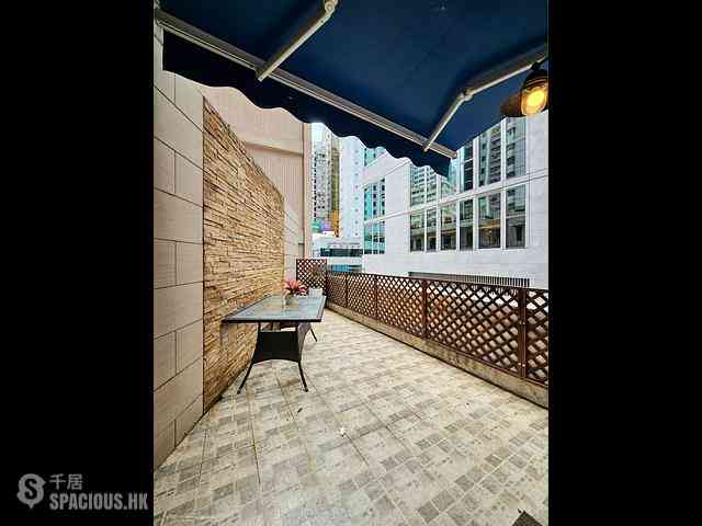 Wan Chai - Tonnochy Towers 08