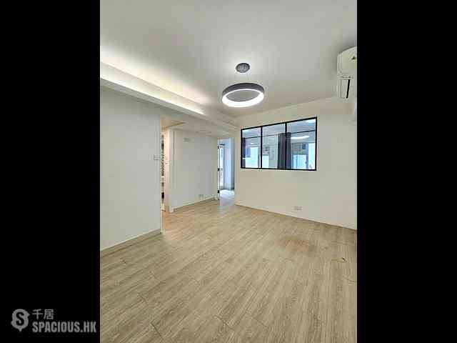 Wan Chai - Tonnochy Towers 04