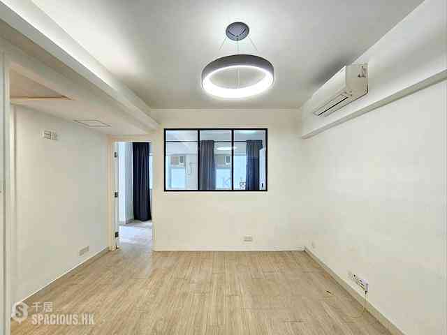 Wan Chai - Tonnochy Towers 02