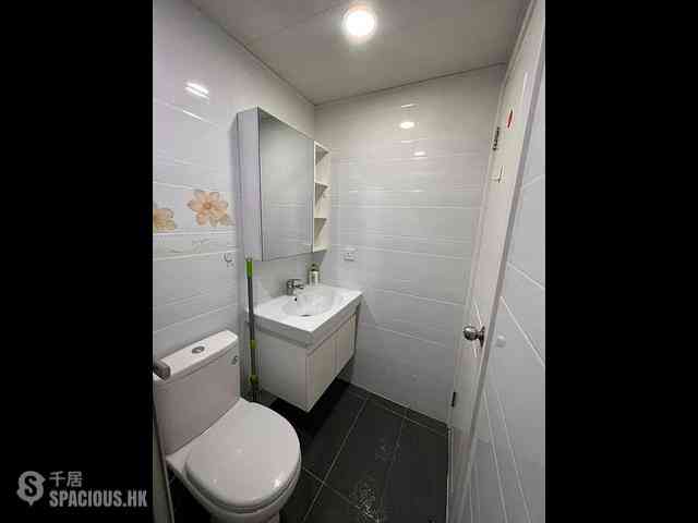 Sai Ying Pun - Kiu Shing Building 06