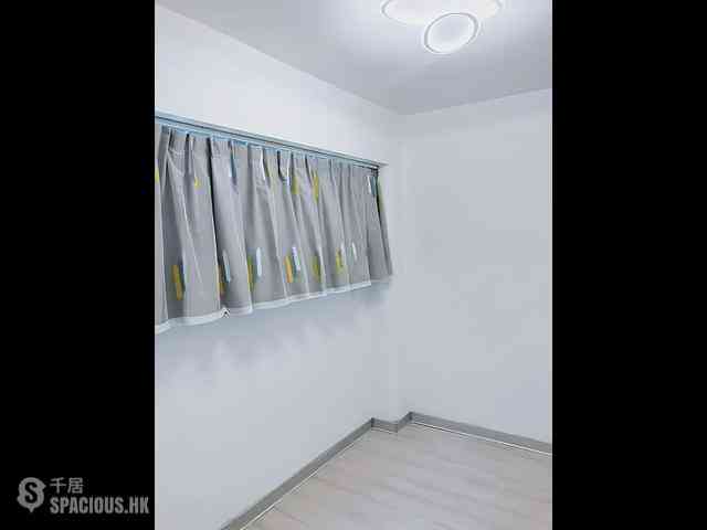 Mid Levels West - Sung Ling Mansion 04