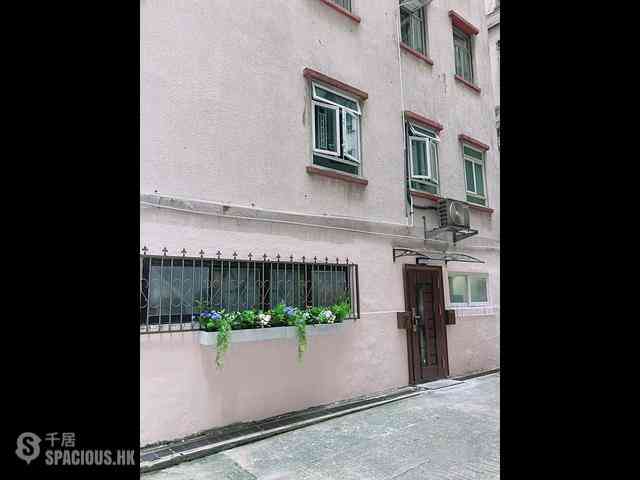 Mid Levels West - Sung Ling Mansion 07