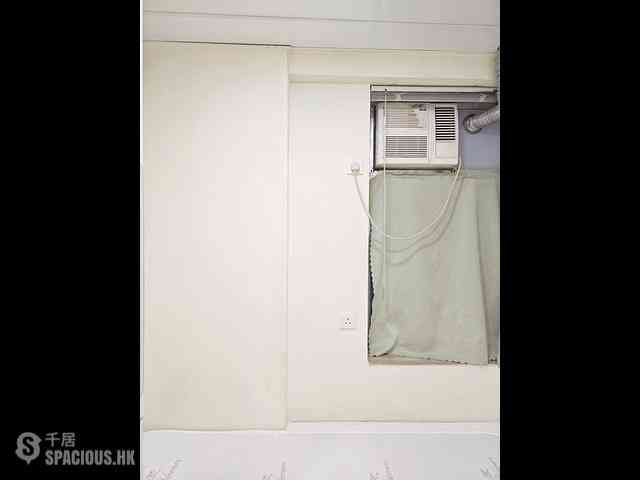 Sai Ying Pun - Lucky Building 06