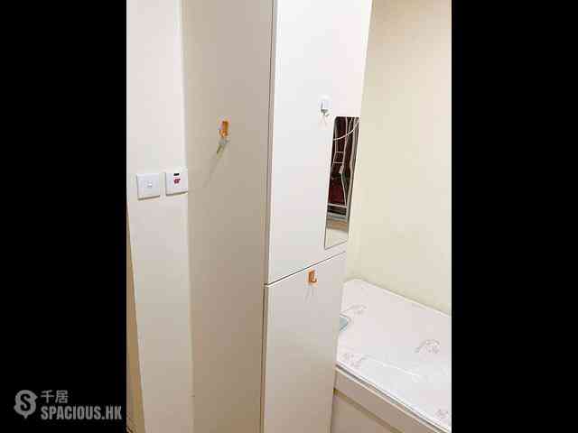 Sai Ying Pun - Lucky Building 05