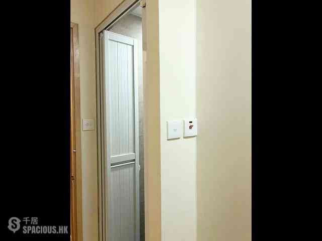Sai Ying Pun - Lucky Building 03