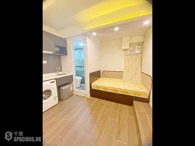 Shek Tong Tsui - Des Voeux Road West Building 01