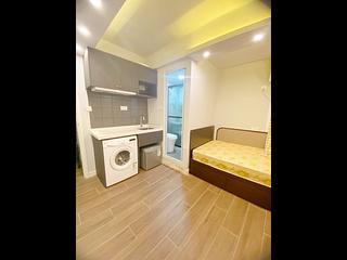 Shek Tong Tsui - Des Voeux Road West Building 02