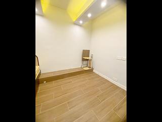 Shek Tong Tsui - Des Voeux Road West Building 06