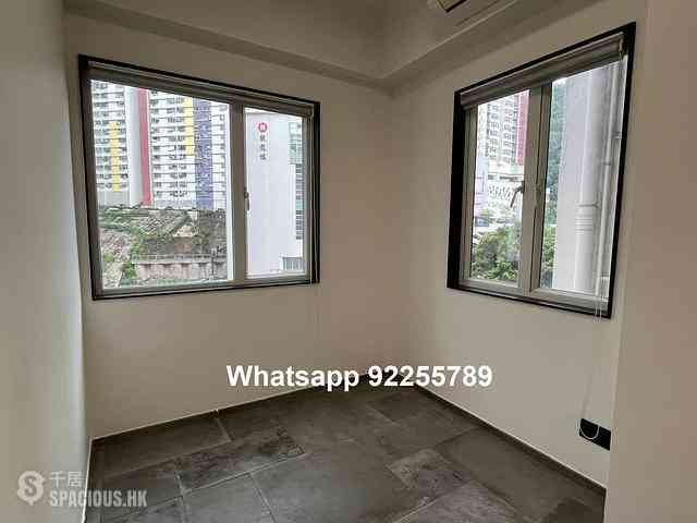 Kennedy Town - Luen Tak Apartments 06