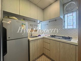Kennedy Town - Luen Hong Apartments 05