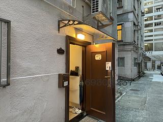 Mid Levels West - Sung Ling Mansion 11