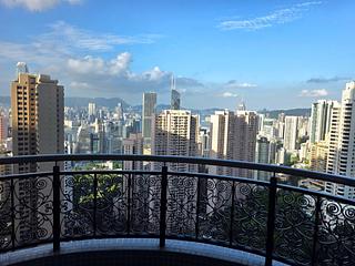 Mid Levels Central - Clovelly Court Block 1 02
