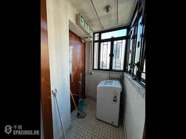 Sai Ying Pun - Fung King Court 06