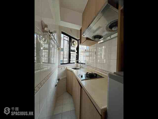 Sai Ying Pun - Fung King Court 07