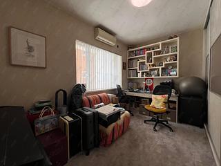 Pok Fu Lam - Baguio Villa Block 27 06