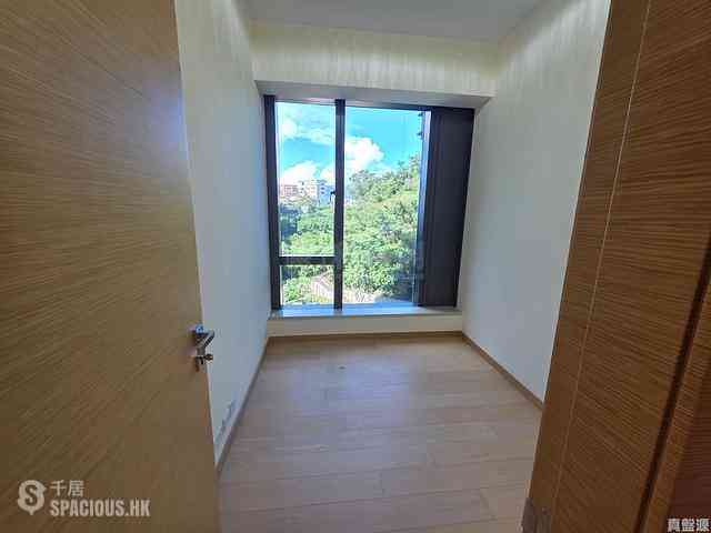 Ho Man Tin - Mantin Heights Block 10 06