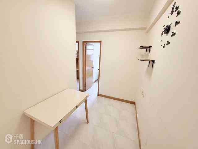 Quarry Bay - Lido Apartments 04